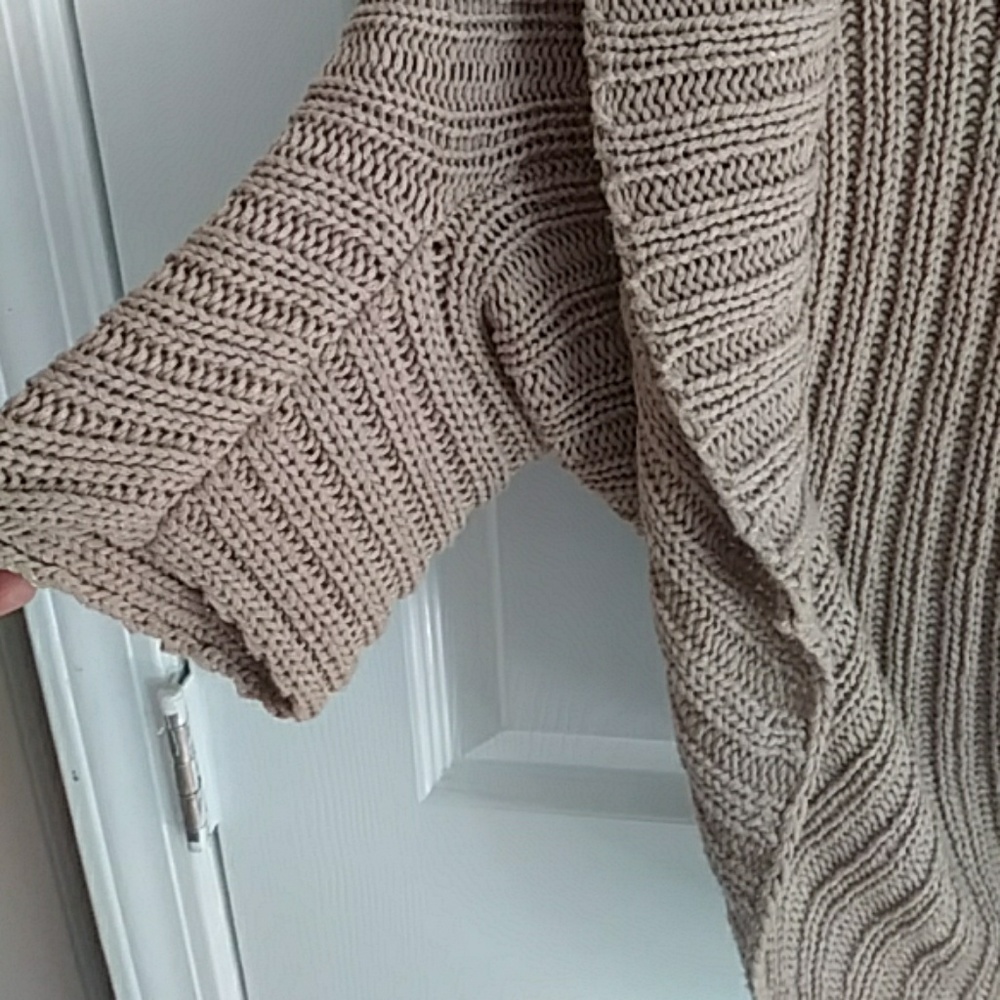 Cardigan - Picture 3 of 4